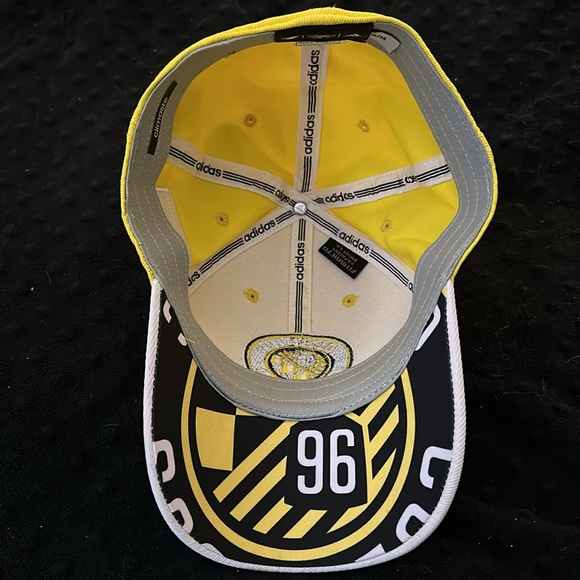 Columbus Crew Adidas fitted climalite hat. s/m. Like new - Picture 3 of 8